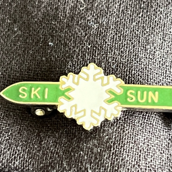 Ski Sun Valley Pin - Picture 2 of 6